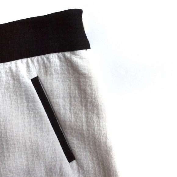 Ann Taylor Contrast Textured Knit Skirt | Sz 4 - Picture 7 of 10